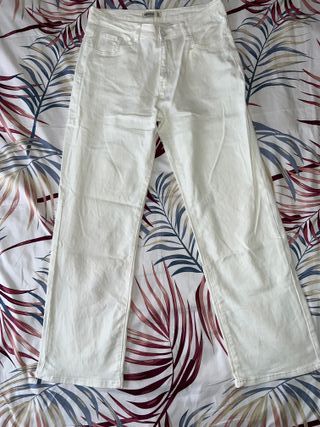 Espectacular vaquero ancho blanco