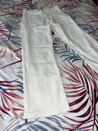 Espectacular vaquero ancho blanco