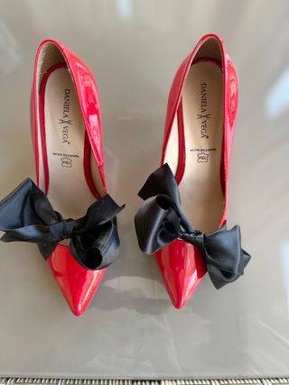 zapato tacon rojo