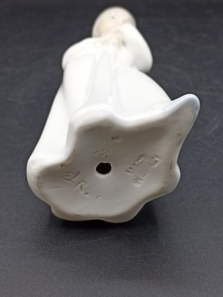 Figura niña porcelana española
