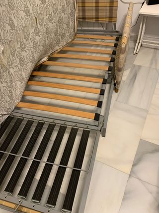 Sofá cama plegable. Fold out sofa