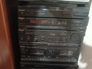 Aparato de musica Technics. con tocadiscos.