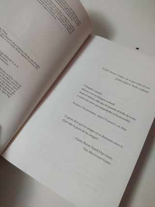 Libro "CIUDADES DE PAPEL" John Green