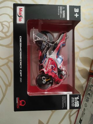 Honda RSR 125 Toni Elías ( escala 1/24 )