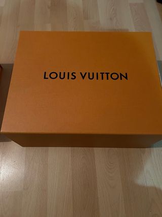 2 cajas LV originales , nuevas