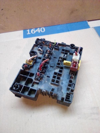 Caja de reles / fusibles Peugeot 206 (1998 f_70231