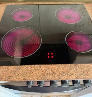 Horno y vitrocerámica marca Teka