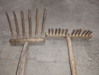 Horcas y rastrillo de madera 25€ c/u