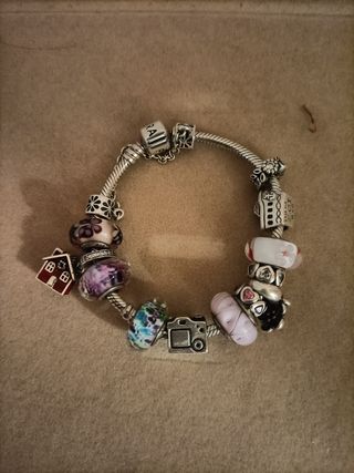Pulsera Pandora con charms