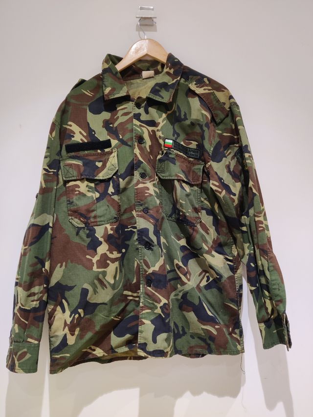 Camisa ejercito Búlgaro mas 2 parches