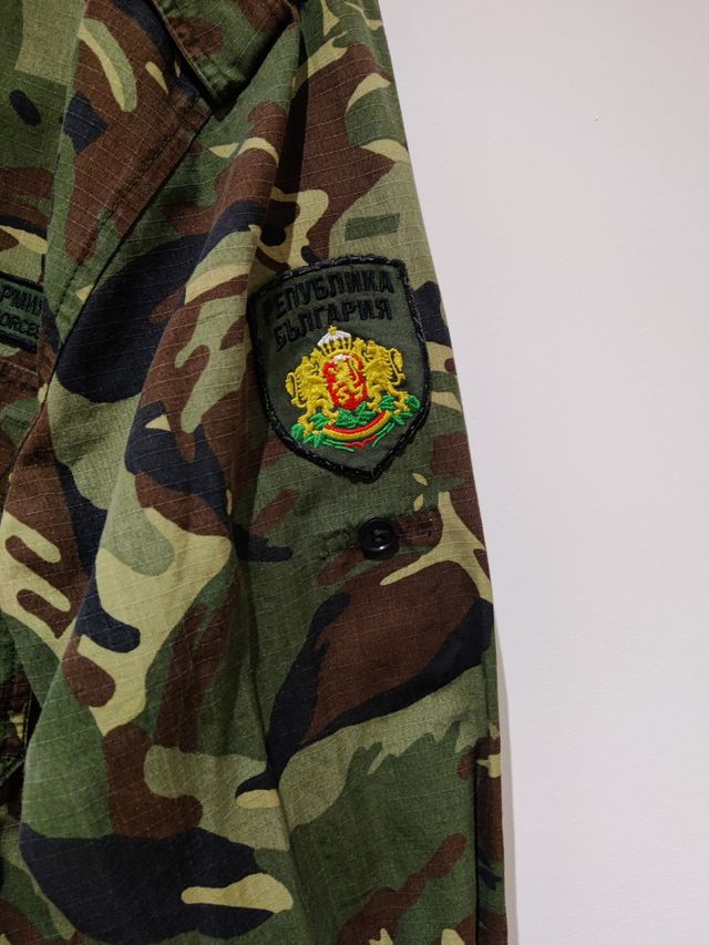 Camisa ejercito Búlgaro mas 2 parches