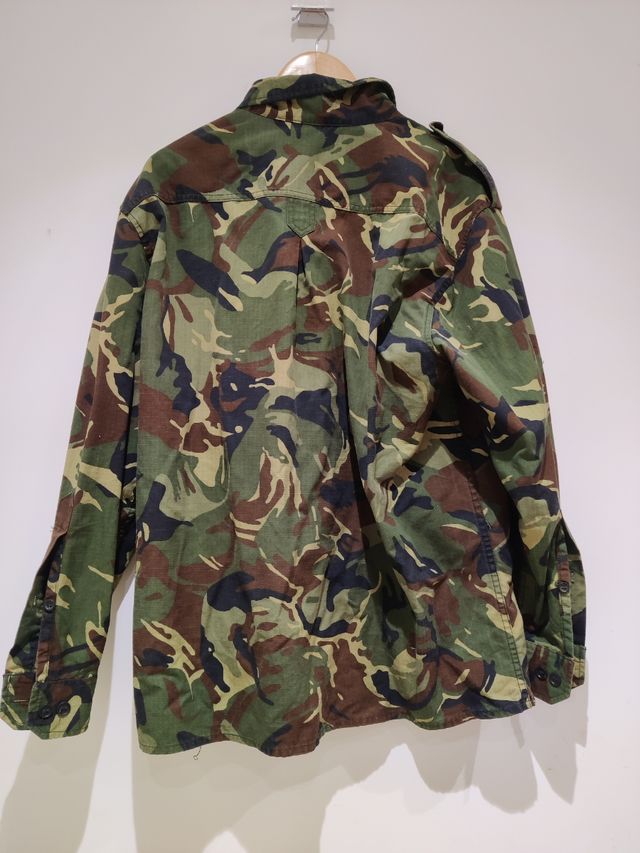 Camisa ejercito Búlgaro mas 2 parches