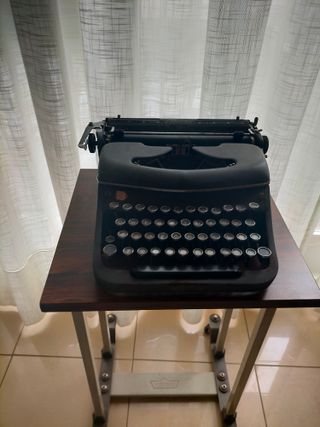 máquina de escribir  antigua