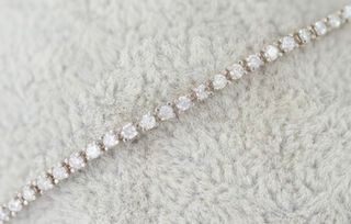 Pulsera riviere de oro de 18 kt con diamantes