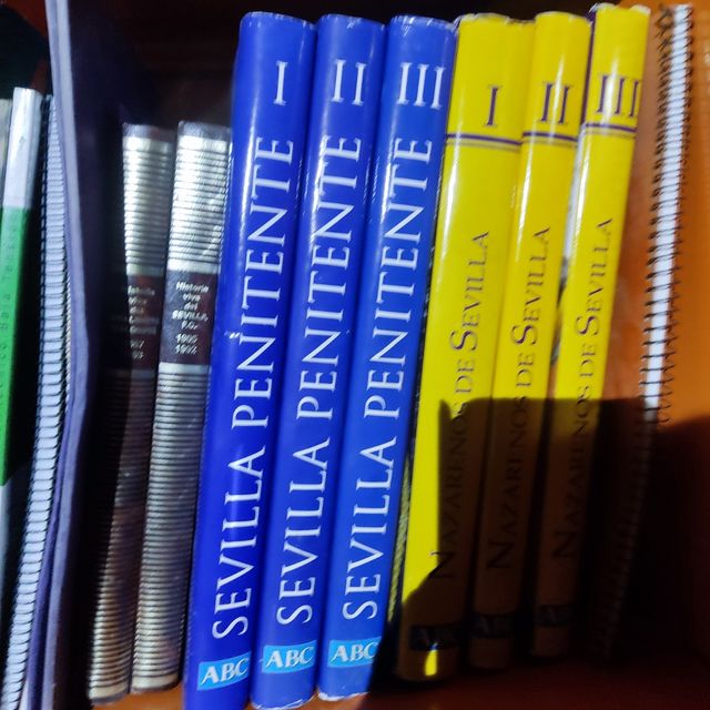 Libros de Semana Santa. De Sevilla.