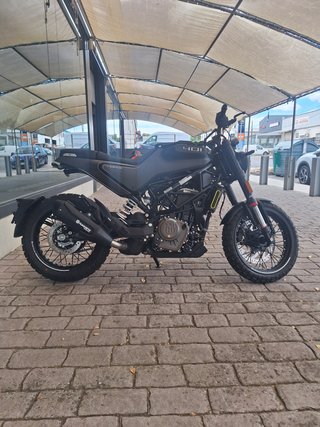 HUSQVARNA SVARTPILEN 401 2023