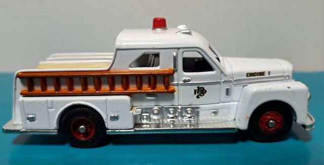 Camión bombero de Corgi 1/64