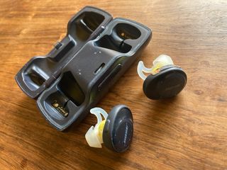 Auriculares Bose SondSport Free.