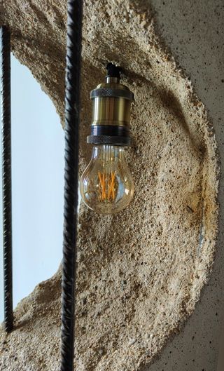 Lampara de pie rustica.. 28KG