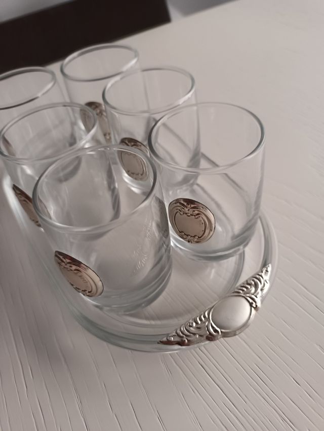 Set Bicchierini con vassoio