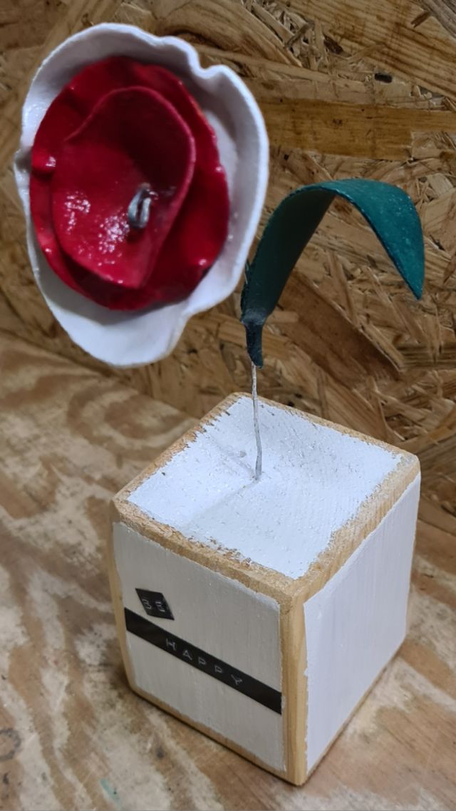 Soprammobile flower be happy