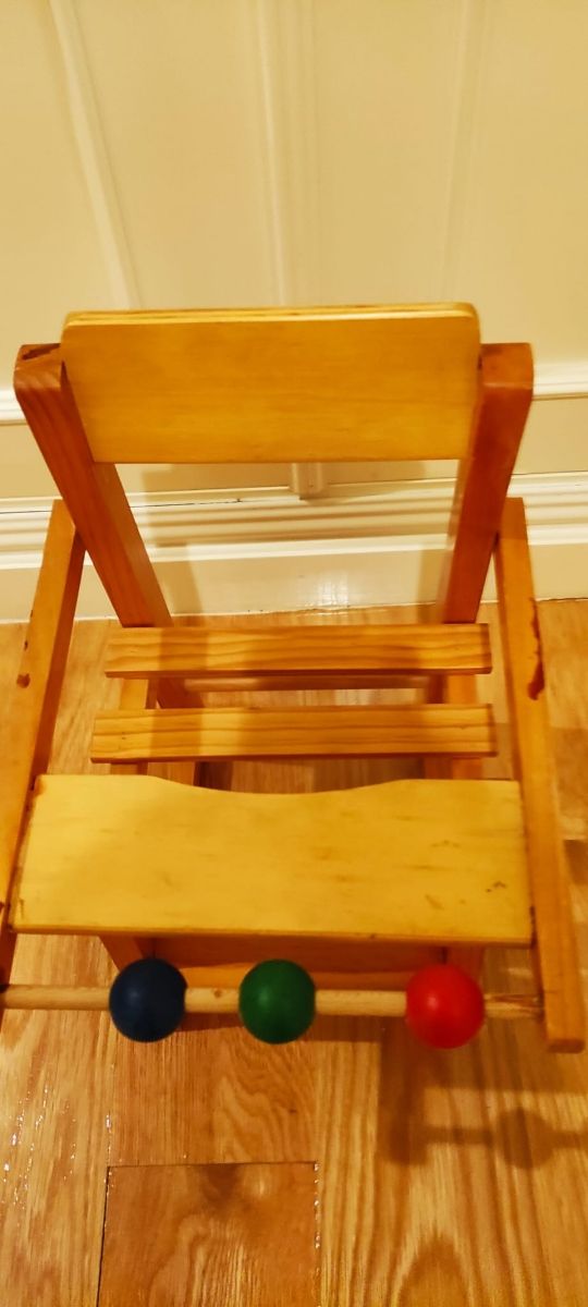 Trona de madera juguete