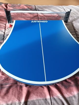 Mesa pequeña de tenis de mesa + palas 