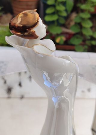 Figura Galos con sello, firma y número