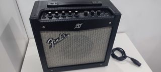 Amplificador de Guitarra Fender Mustang 1  70w