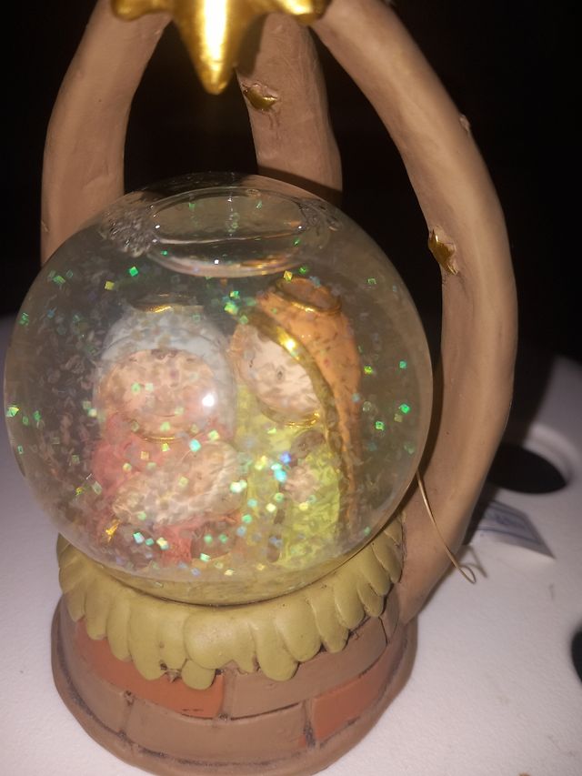 Natività in sfera di vetro