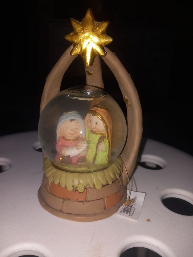 Natività in sfera di vetro