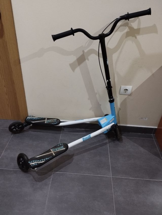 Patinete tres ruedas 