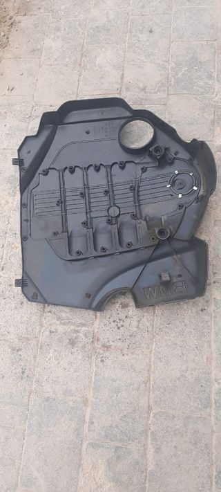 Tapa de motor 14389710