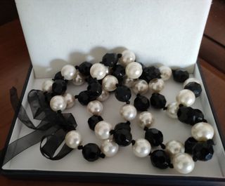 Collar de azabache y perlas