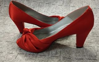 Zapatos fiesta raso rojo 36