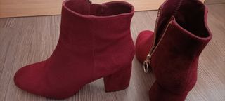 Botin granate burdeos ante Stradivarius 37