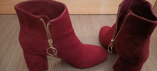 Botin granate burdeos ante Stradivarius 37