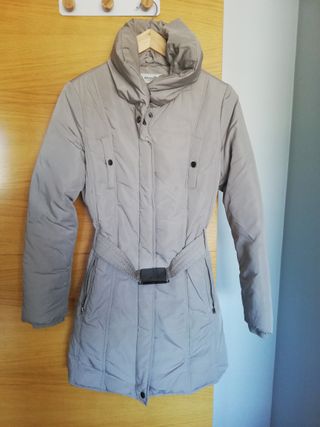 Plumas largo gris Fórmula Joven chica 