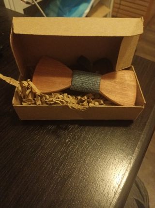 Pajarita de madera