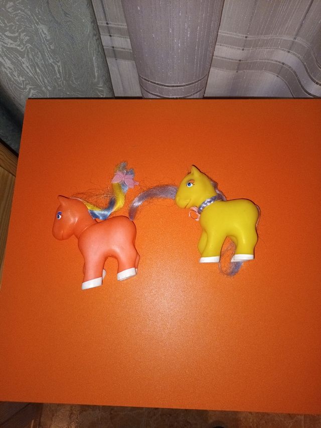 Muñecos pony
