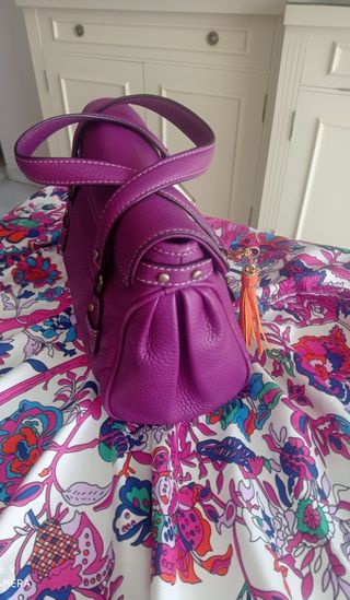 Alegre bolso en piel de Gloria Ortiz