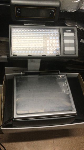 631213000 deja wasap Bascula con caja di al