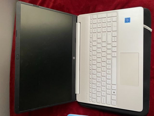 Portátil HP 15s-fq1008ns