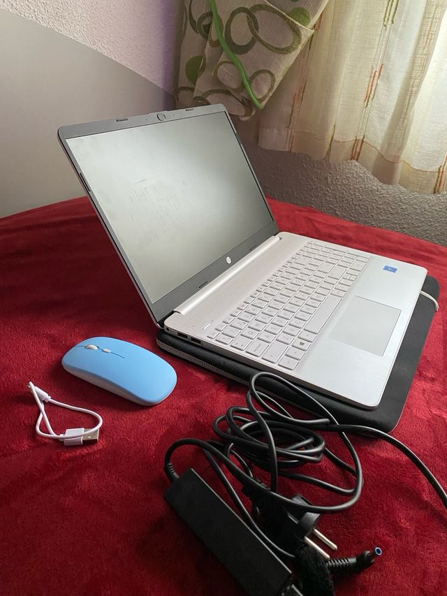 Portátil HP 15s-fq1008ns