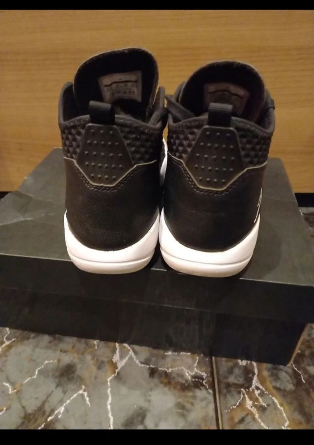 Jordan revelar BG talla más pequeño como un 38