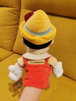 Pinocho (Pinocchio) marioneta de peluche Disney.