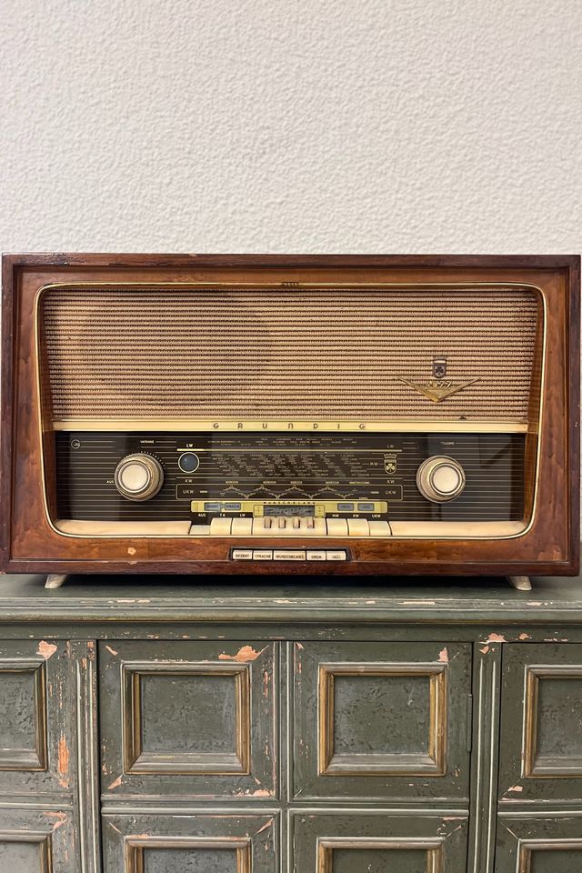 Radio Antigua Grundig 4077 de segunda mano por 310 EUR en Barcelona en WALLAPOP