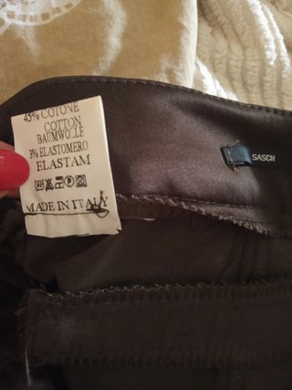 Gonna marrone tessuto lucido