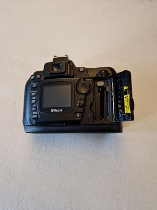 Nikon *** OFERTA *** DIGITAL CAMERA D70