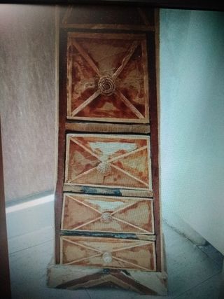 Armario Piramidal realizada a mano